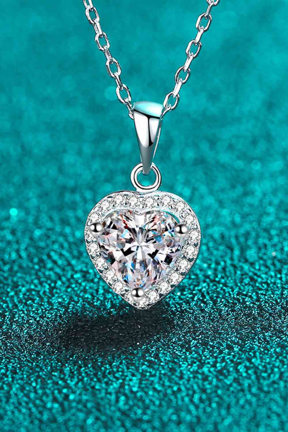 Collier chaîne avec pendentif cœur Moissanite 1 Carat