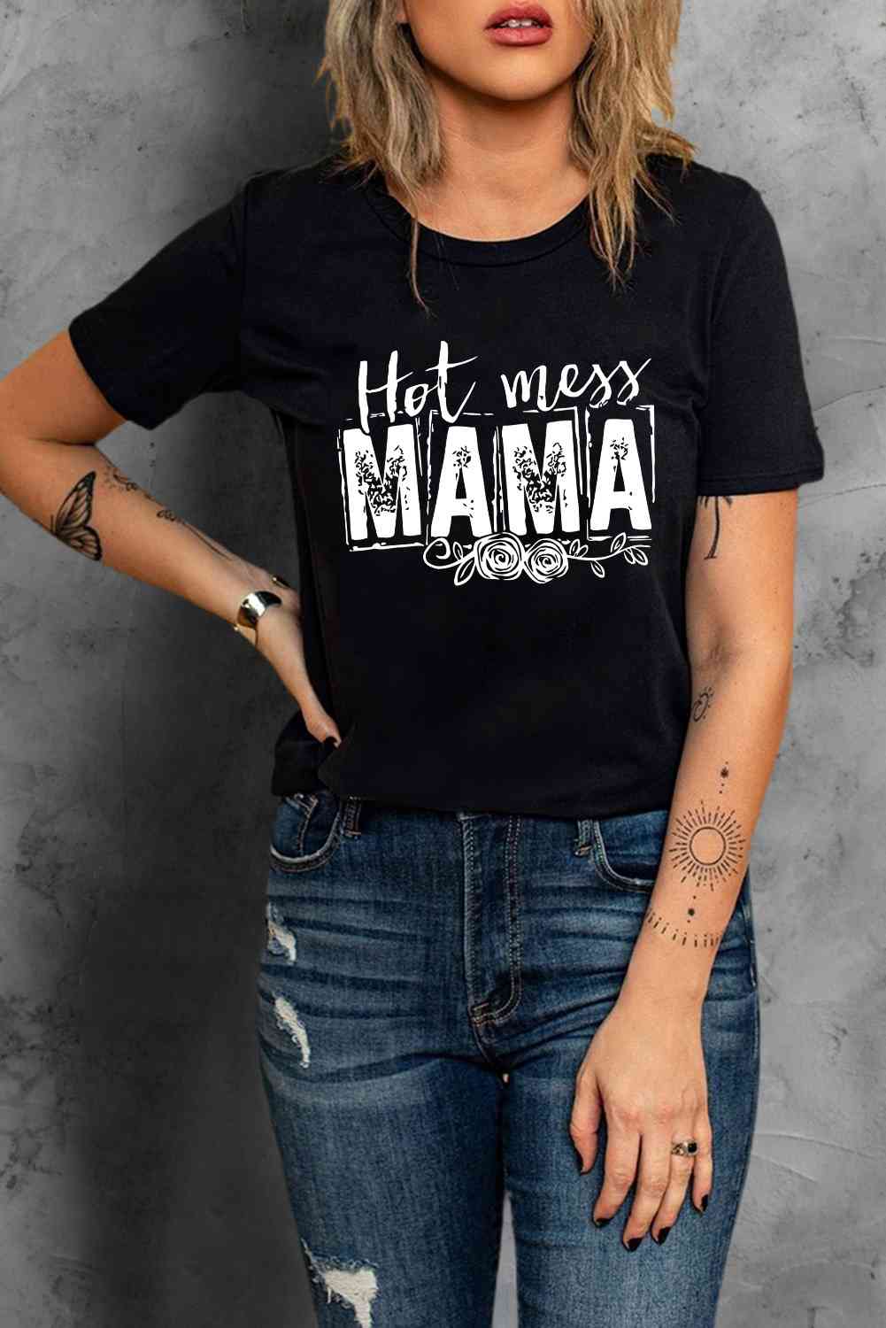 Camiseta con cuello redondo y gráfico HOT MESS MAMA