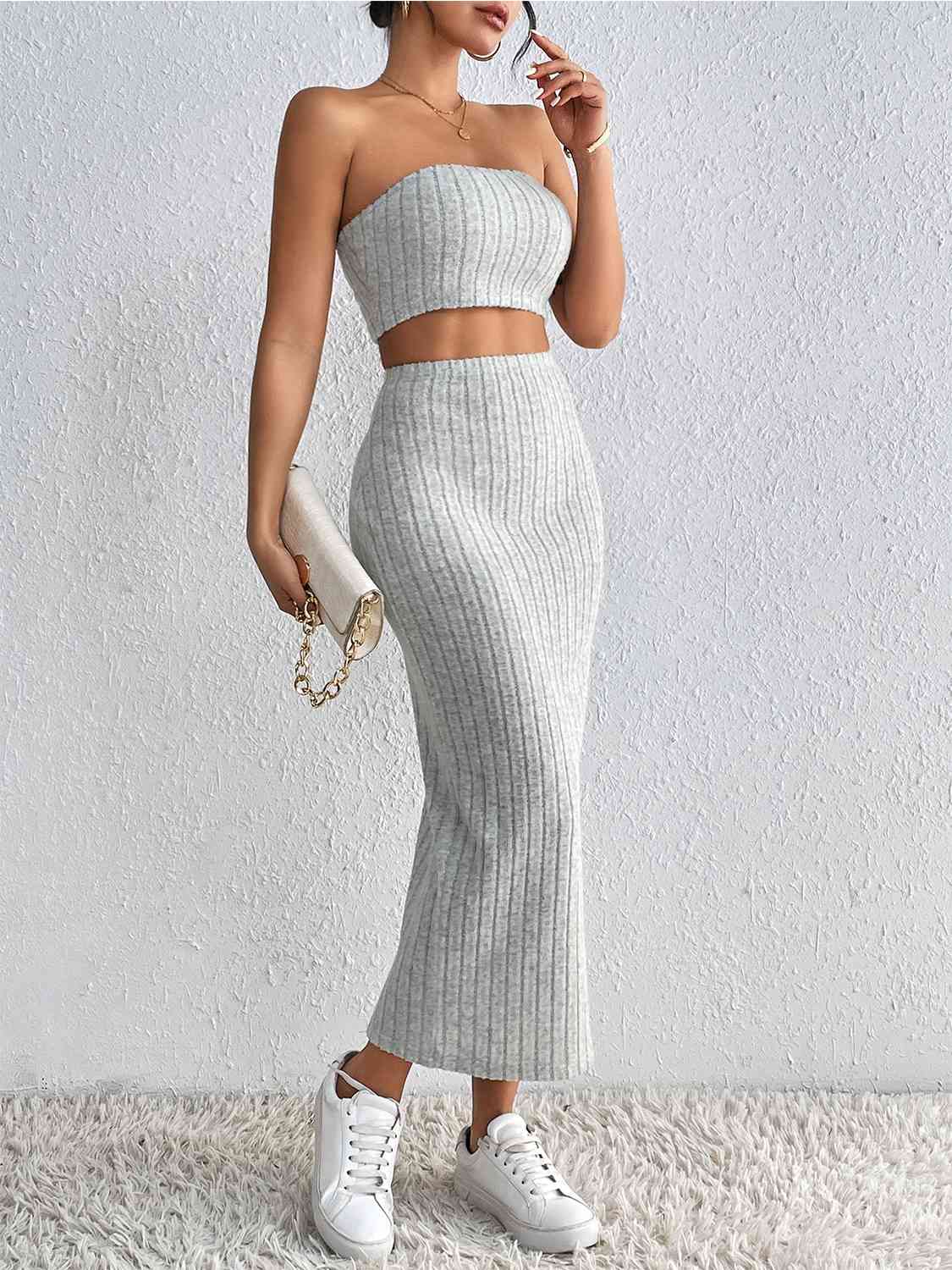 Conjunto de top de tubo de canalé y falda midi