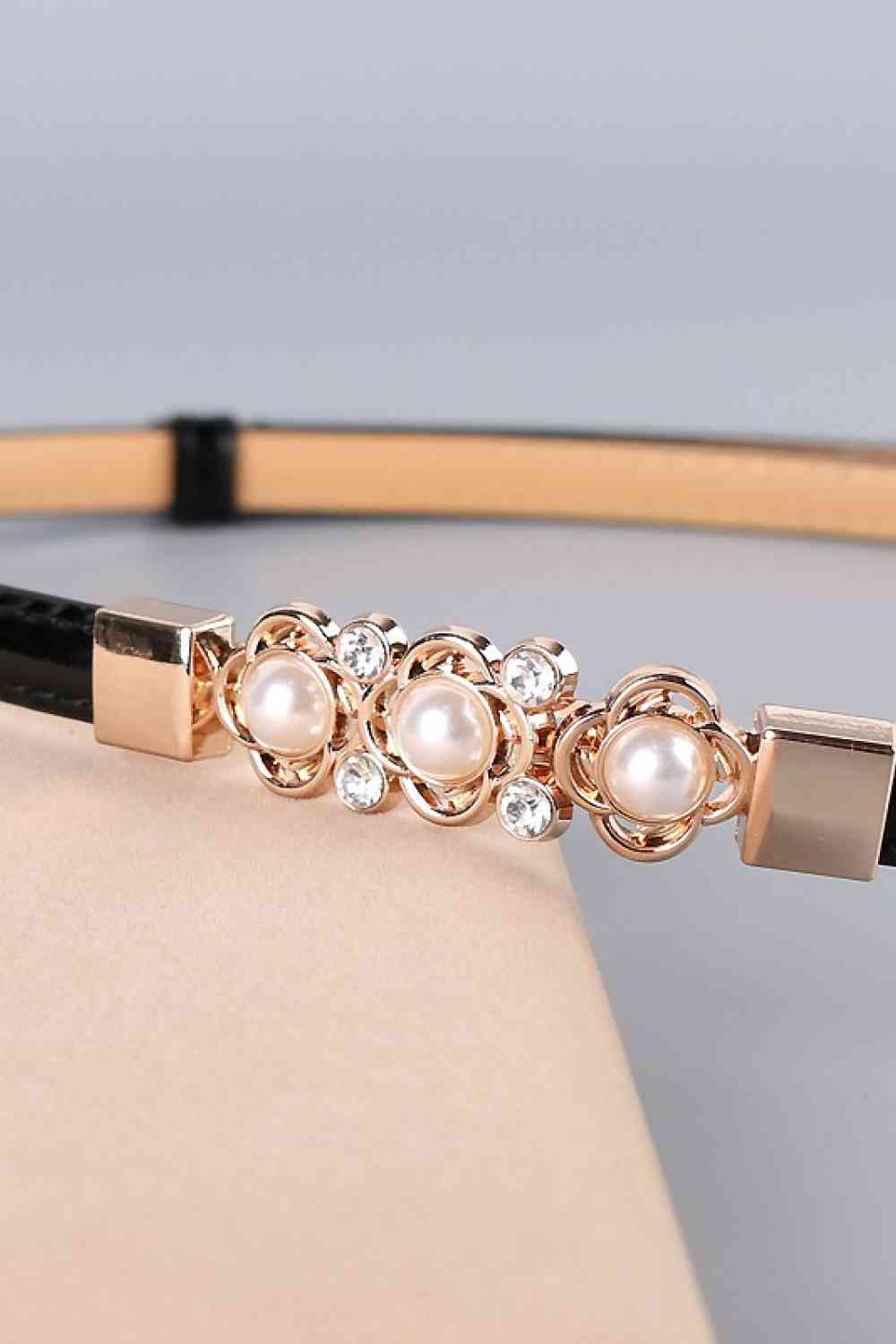 Cinturón de cuero PU ajustable con flores de diamantes de imitación