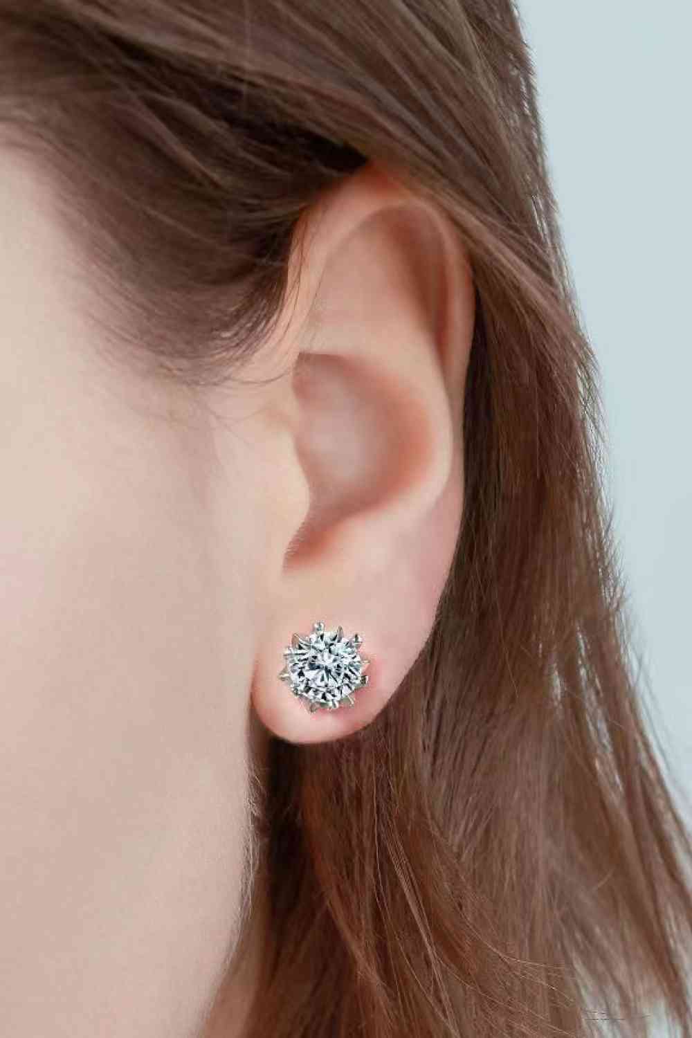 Boucles d'oreilles à tige en moissanite 4 carats collées sur vous