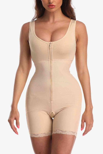 Shapewear zippé pleine taille avec détails en dentelle