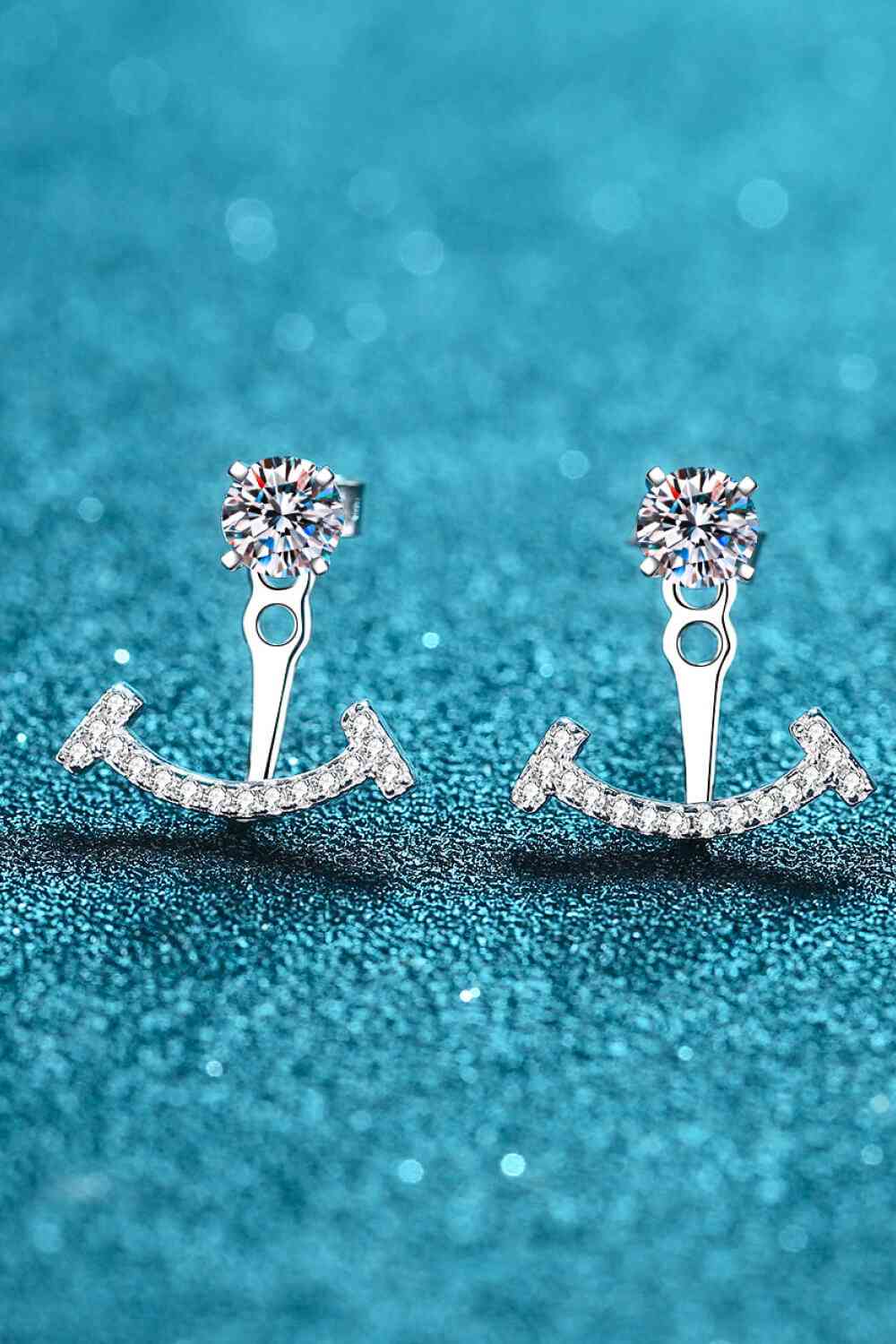 Deux façons de porter des boucles d'oreilles Moissanite