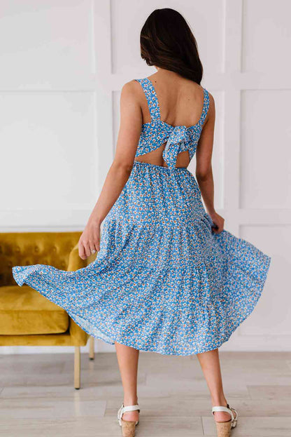 Robe sans manches à petites fleurs et dos ouvert