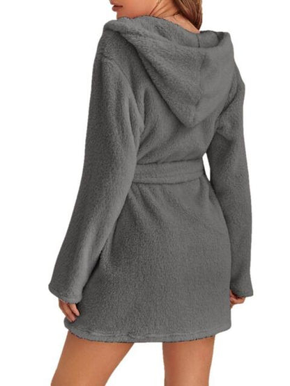 Robe à capuche avec lien à la taille