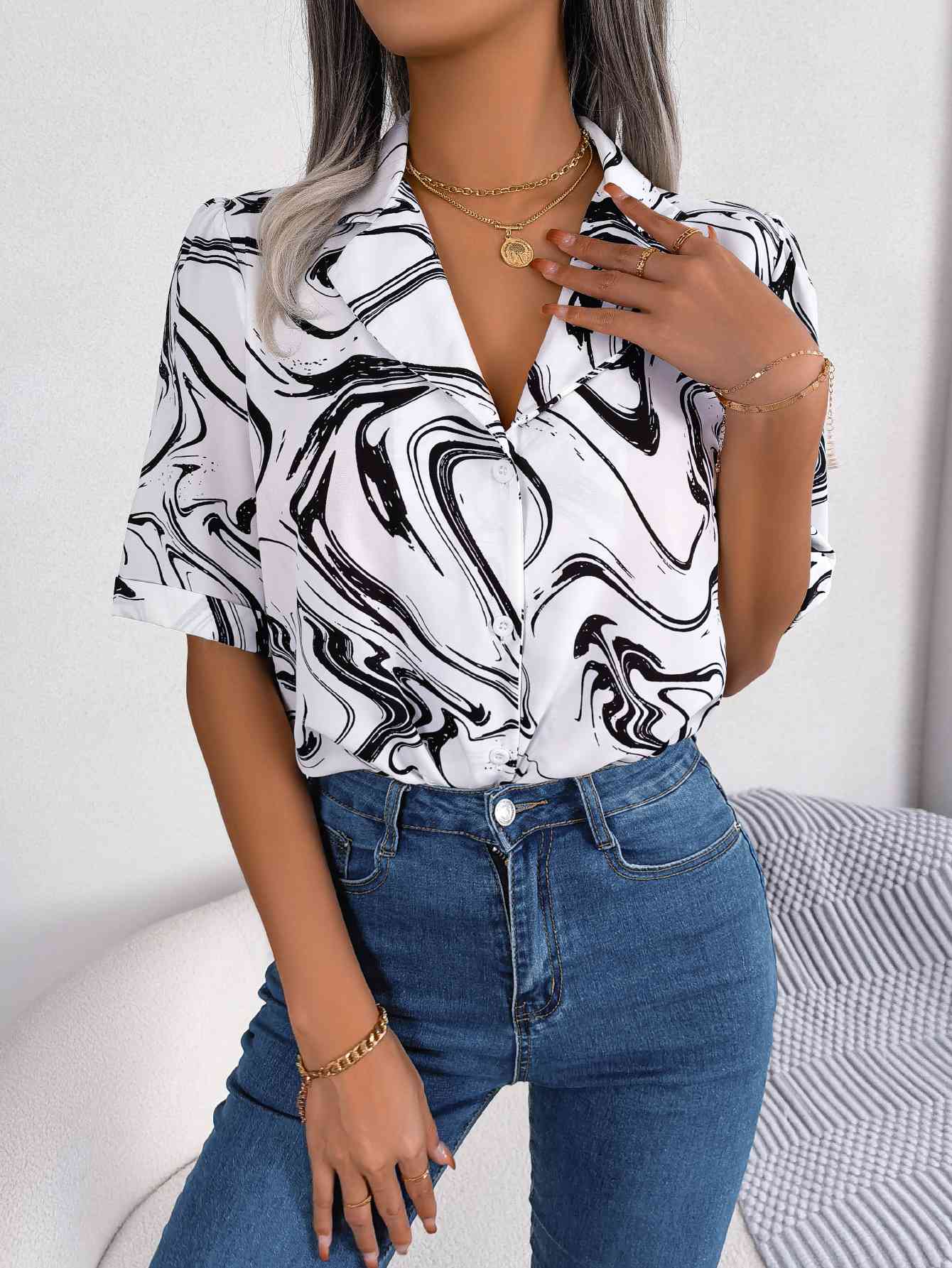 Camisa estampada con cuello de solapa