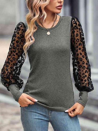 Top de cuello redondo de leopardo