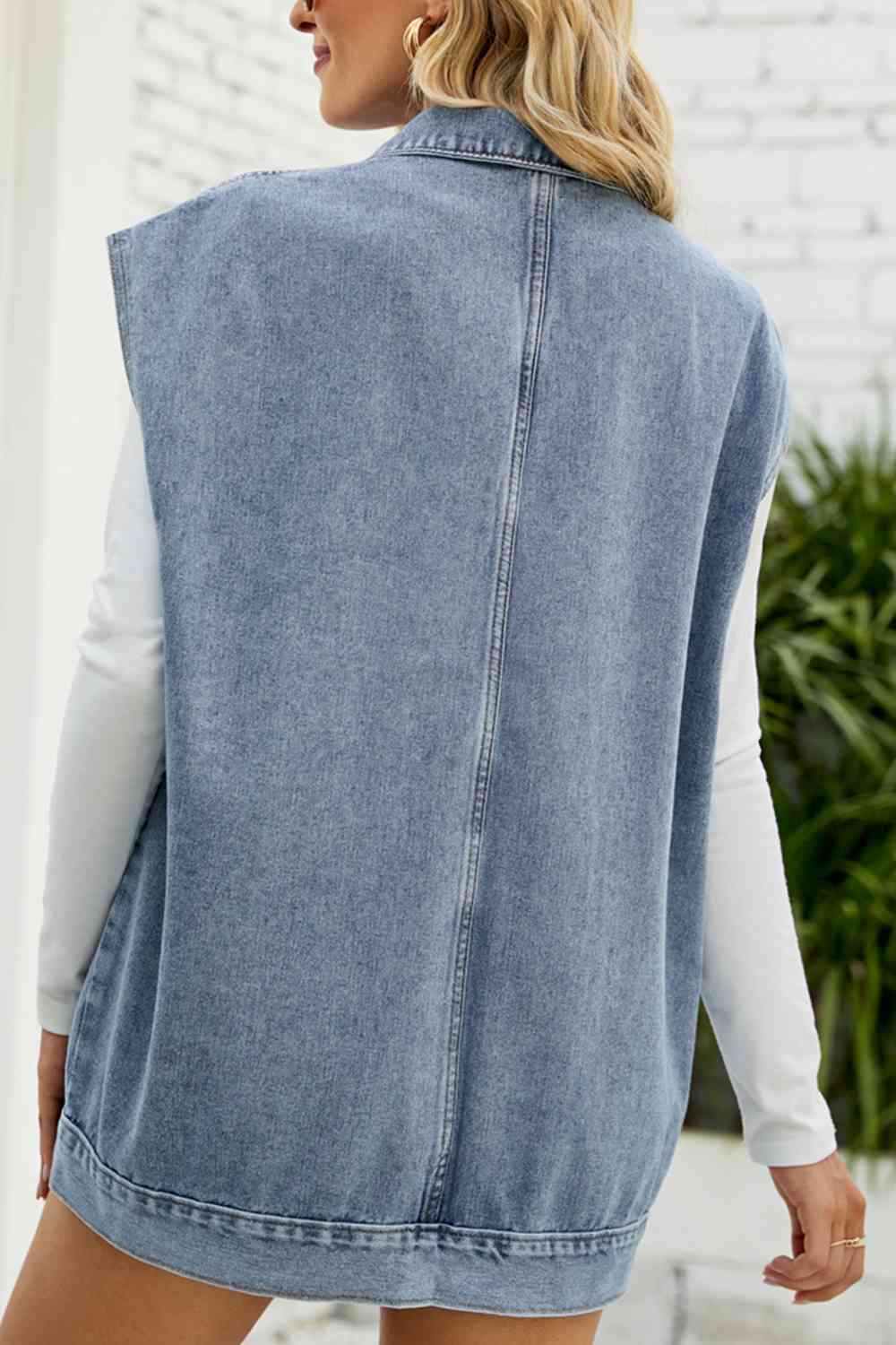 Chaqueta vaquera con cuello y botones