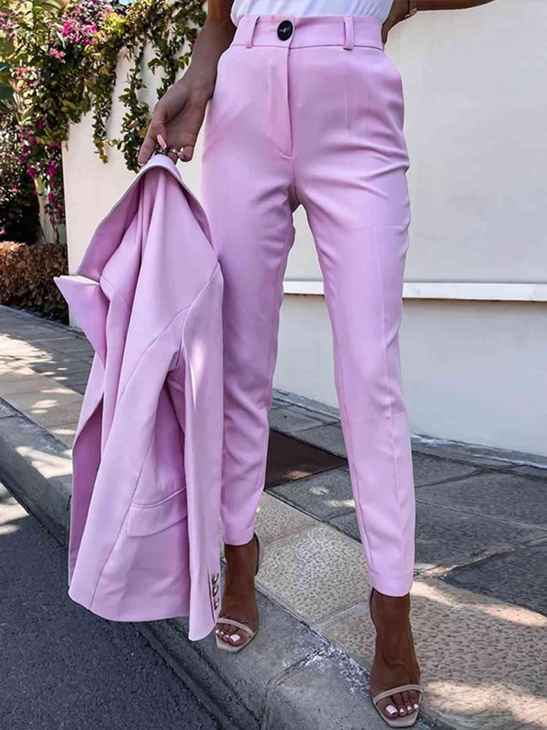 Ensemble blazer et pantalon à manches longues et col à revers