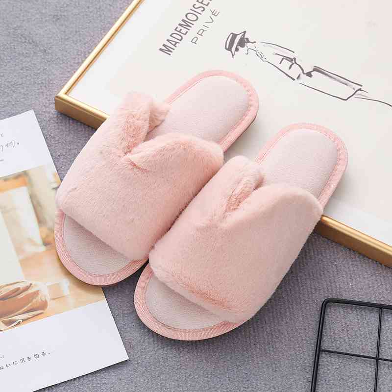 Pantuflas con punta abierta de piel sintética