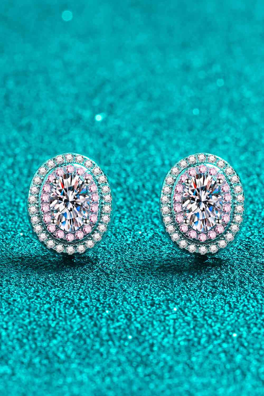 Boucles d'oreilles à tige en moissanite plaquées platine