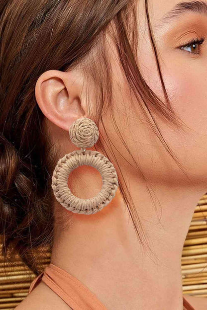 Boucles d'oreilles pendantes en forme d'herbe de raphia de forme ronde