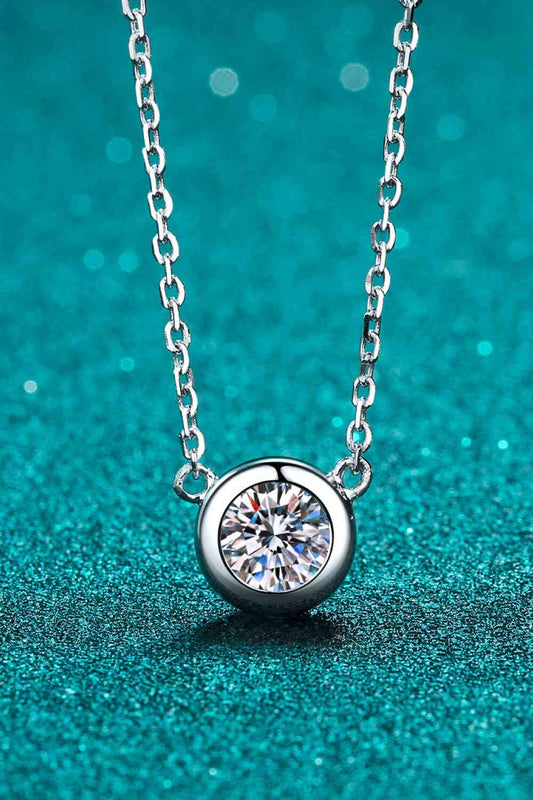 Collier chaîne à pendentif rond Moissanite