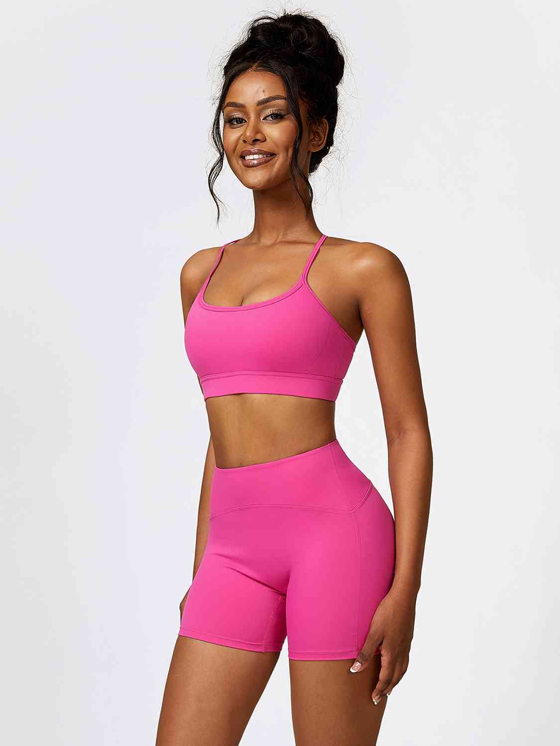 Ensemble soutien-gorge de sport et short à large ceinture