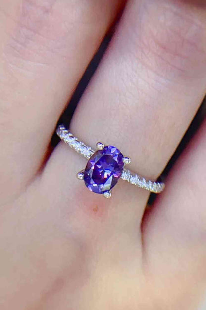 Bague à 4 griffes en moissanite violette de 1 carat