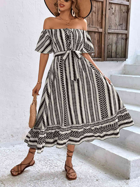 Robe midi imprimée à épaules dénudées et ceinture nouée