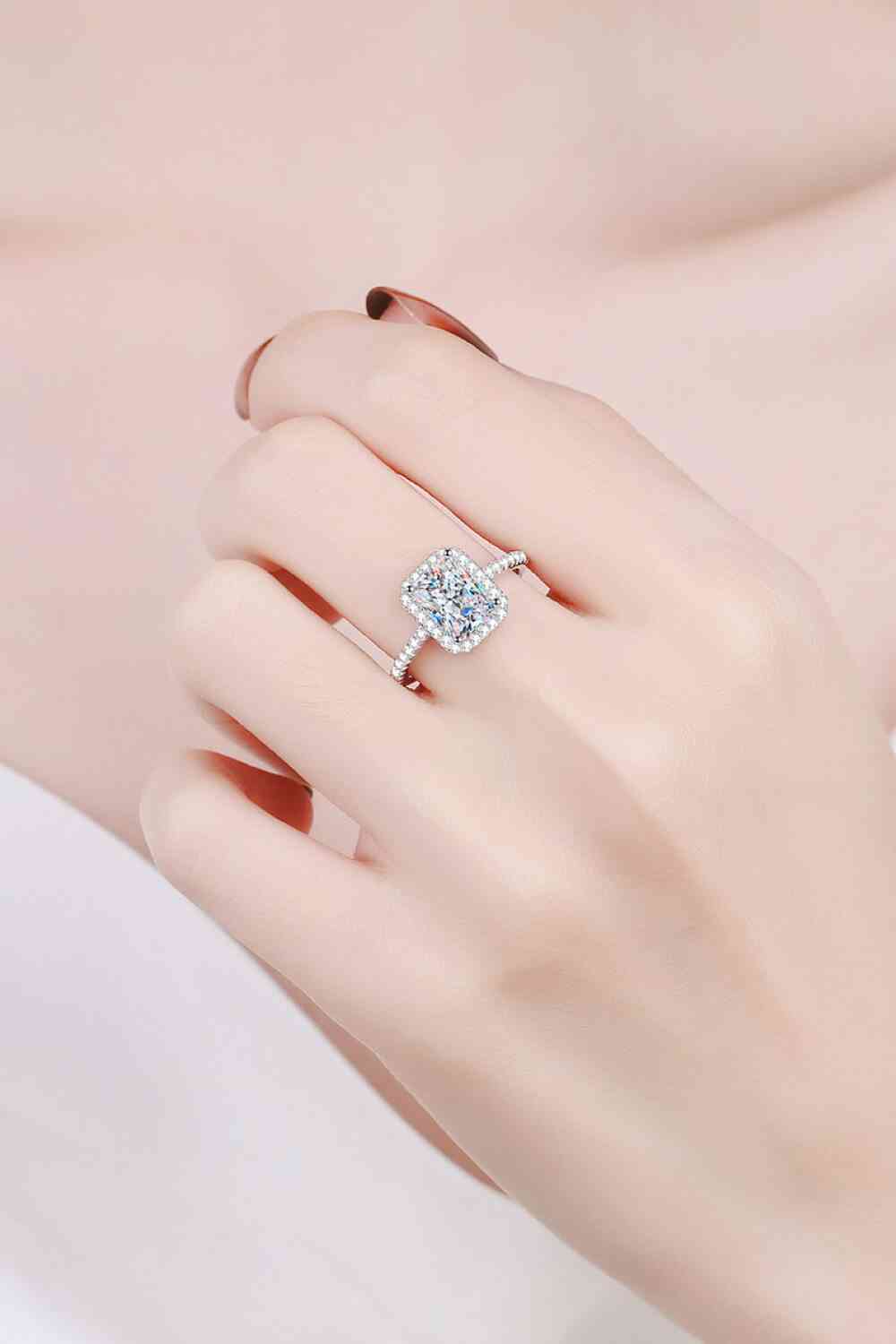 Bague Moissanite rectangulaire de 1 carat