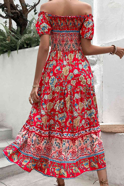 Vestido midi fruncido con hombros descubiertos y estampado floral