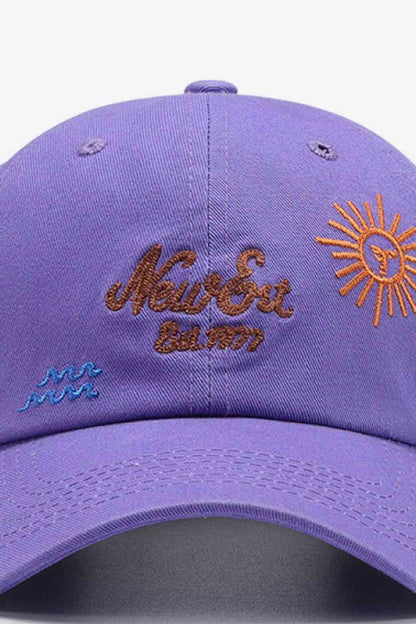 Gorra de béisbol con bordado en contraste