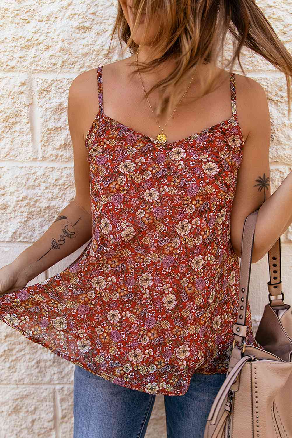 Camisola con tirantes finos y cuello en V floral