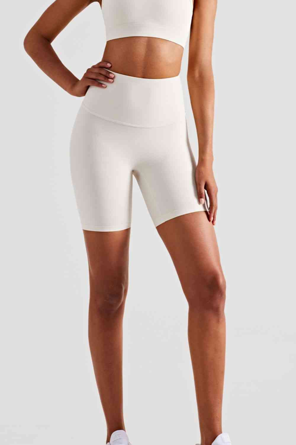 Shorts deportivos con cintura ancha