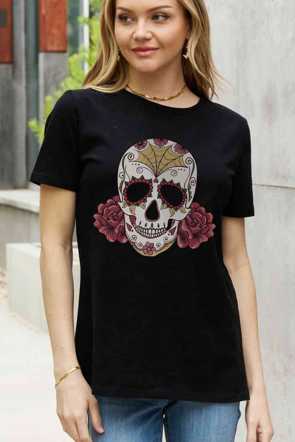 Camiseta de algodón con estampado de calavera de tamaño completo de Simply Love