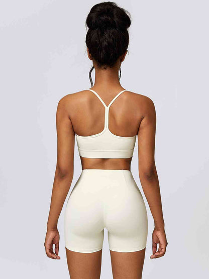 Ensemble soutien-gorge de sport et short à large ceinture