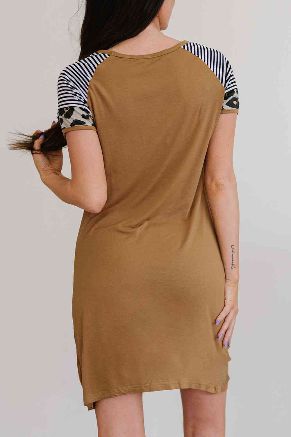 MOM MODE Graphic Raglan Sleeve Twisted Dress