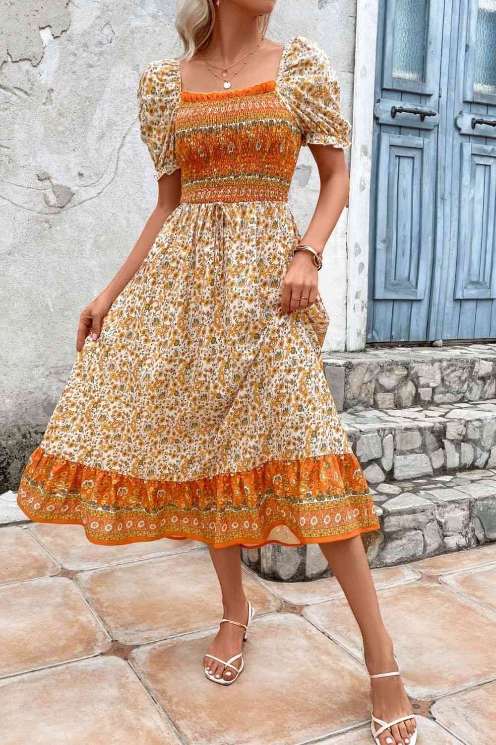 Vestido bohemio con mangas abullonadas y cuello cuadrado