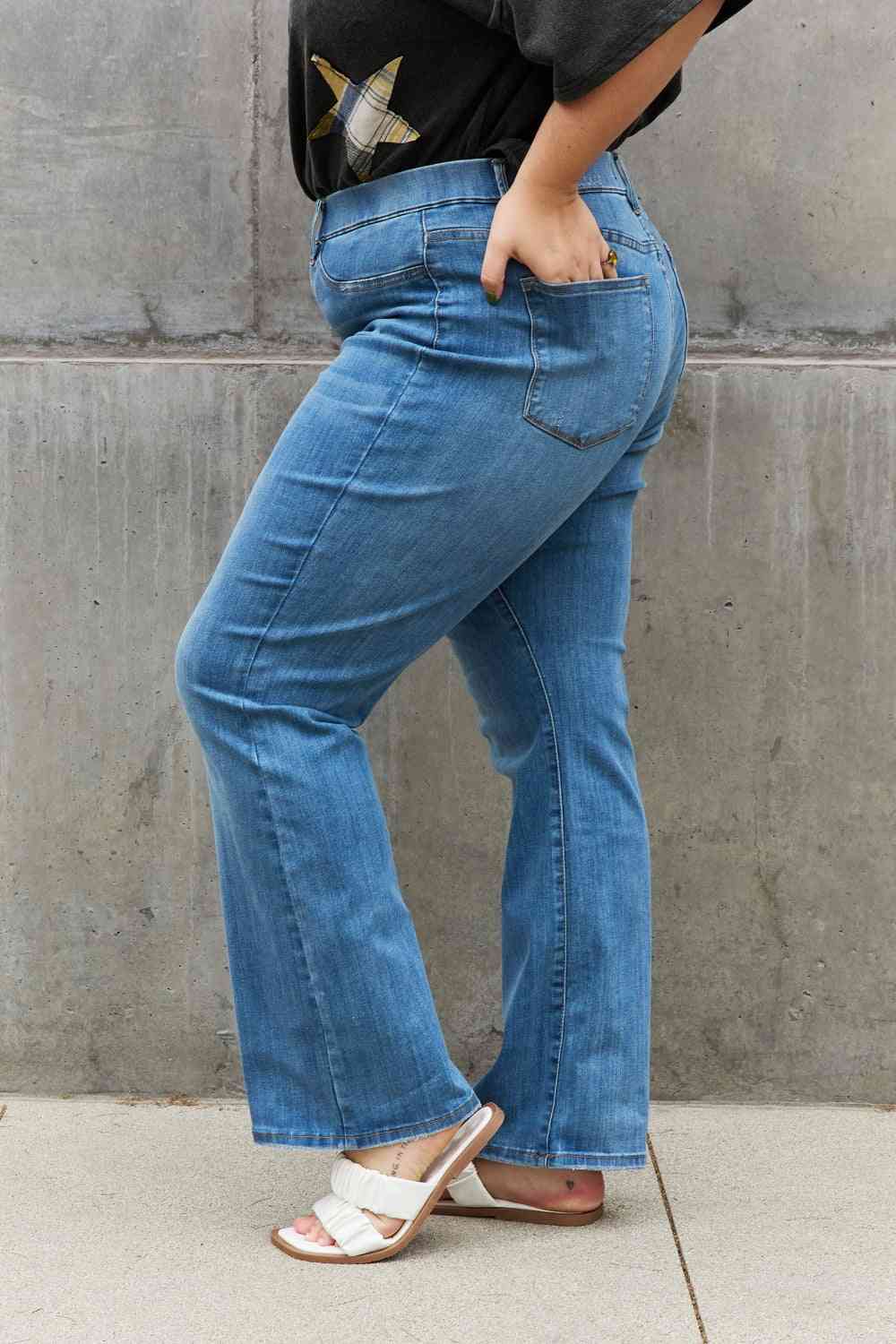 Judy Blue Lolita - Jean bootcut slim taille haute à enfiler pleine taille