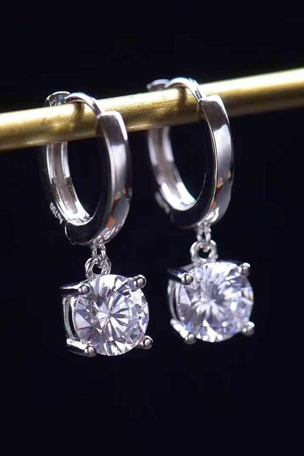 Feel The Surprise Boucles d'oreilles pendantes plaquées platine 1 carat moissanite