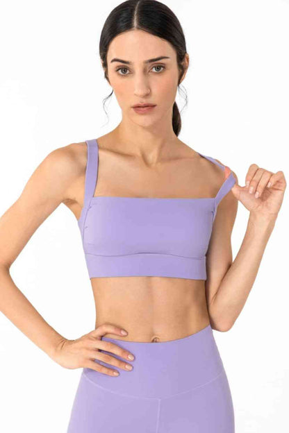 Soutien-gorge de sport à détails plissés et dos ouvert