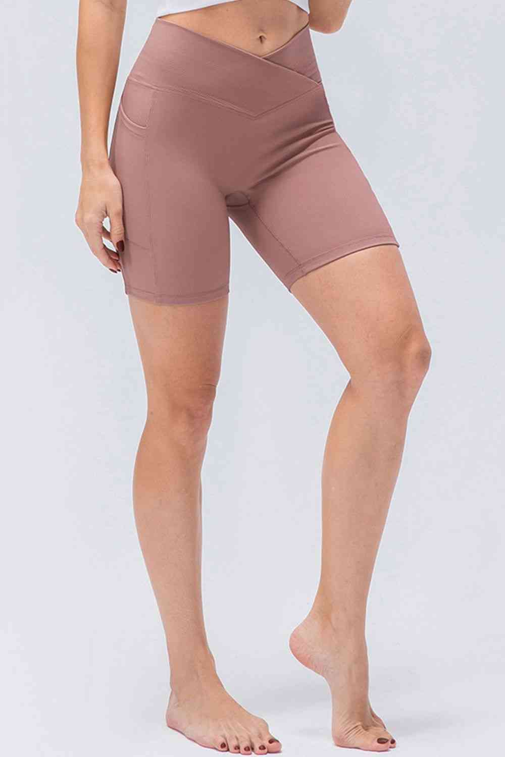 Shorts deportivos slim fit con cinturilla en V