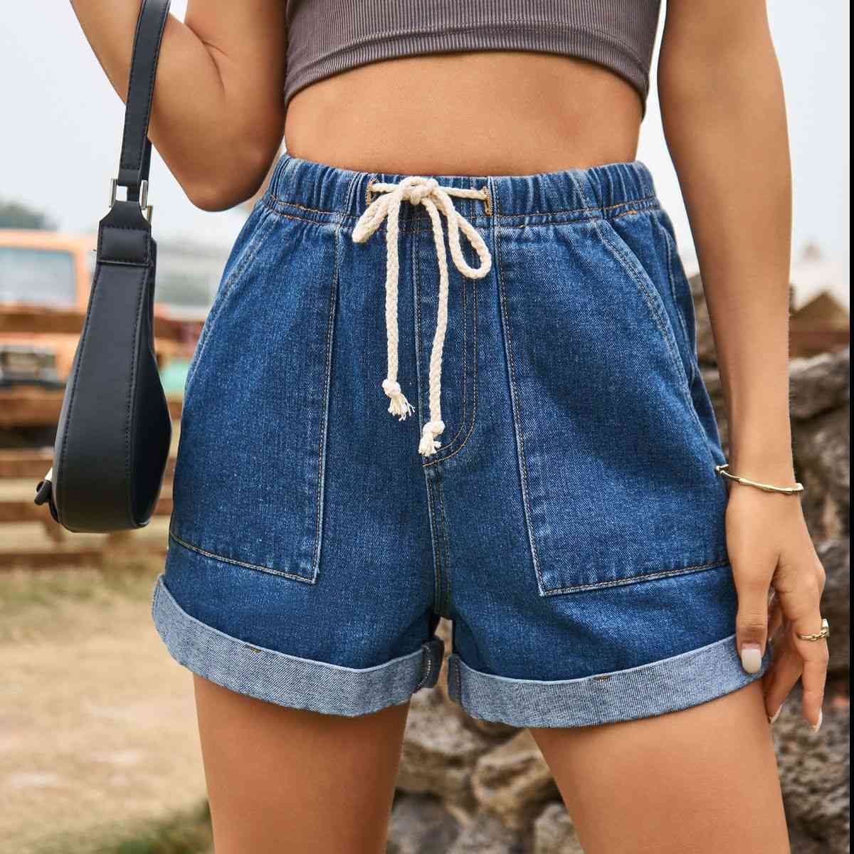 Short en jean taille haute avec cordon de serrage et poches