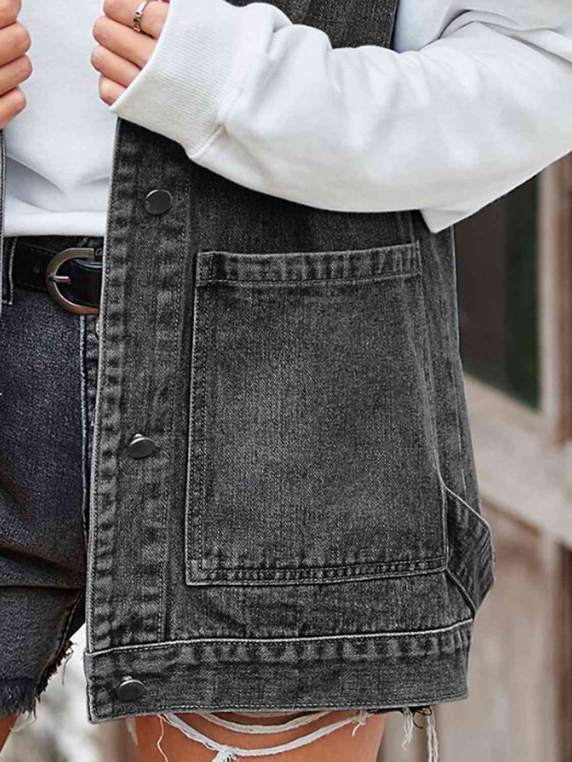 Veste en jean boutonnée sans manches avec poches
