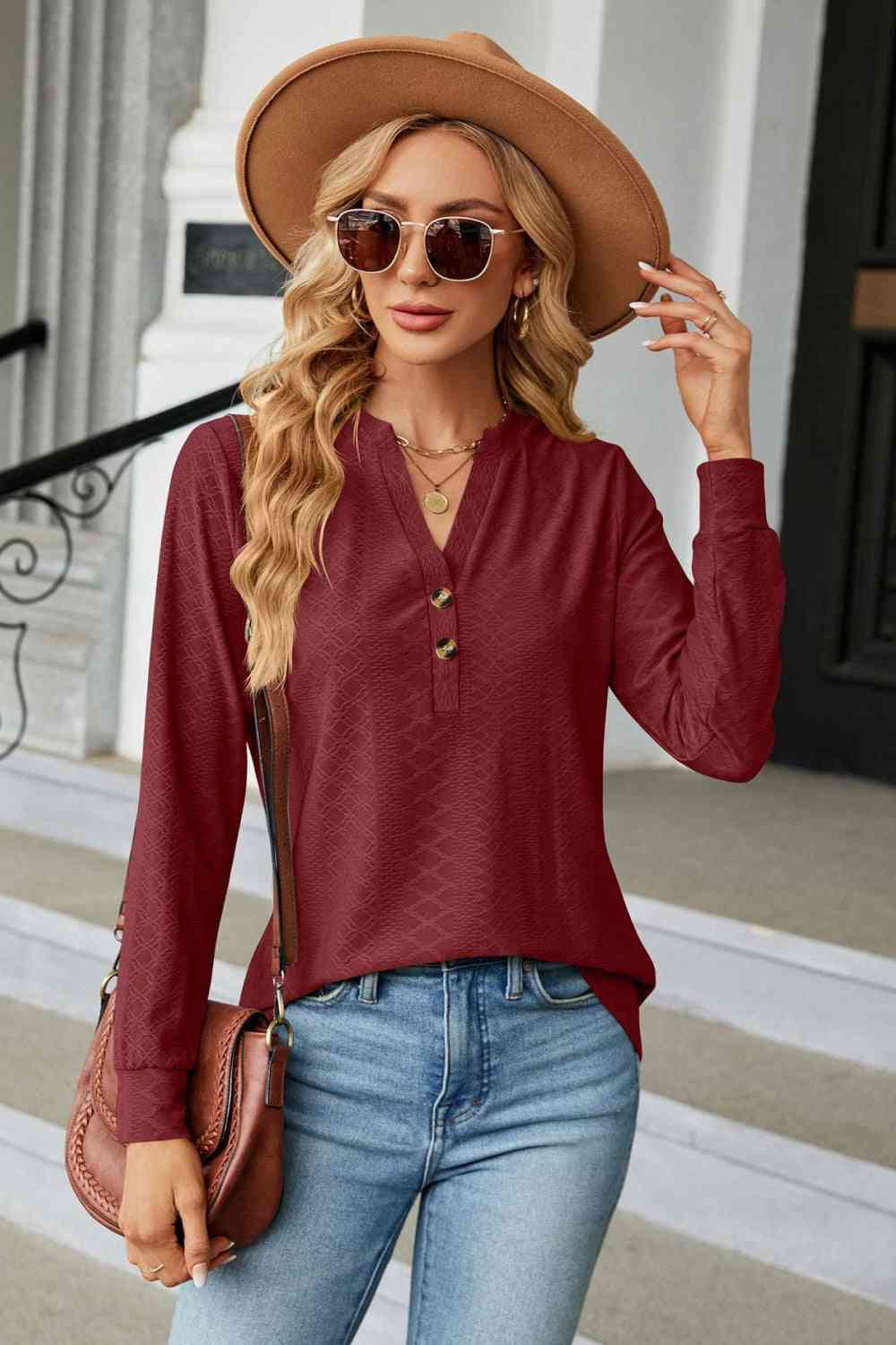 Blouse boutonnée à manches longues et col cranté