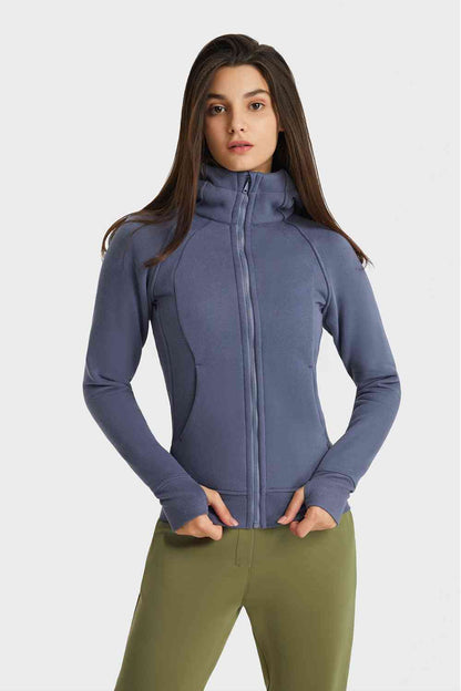 Veste de sport à capuche avec fermeture éclair et coutures