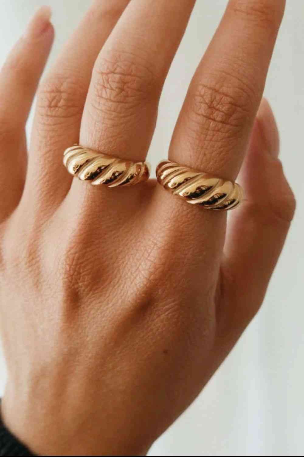 Anillo trenzado de oro 