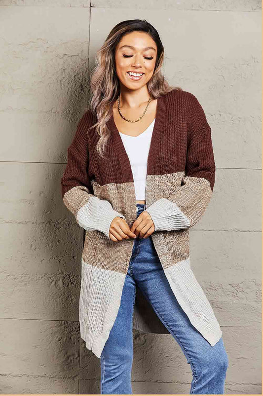 Cardigan long en tricot côtelé ouvert sur le devant avec bloc de couleur tissé