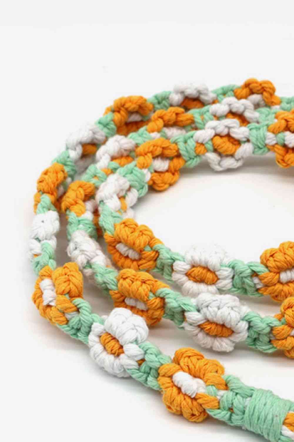 Cordón de flores de macramé