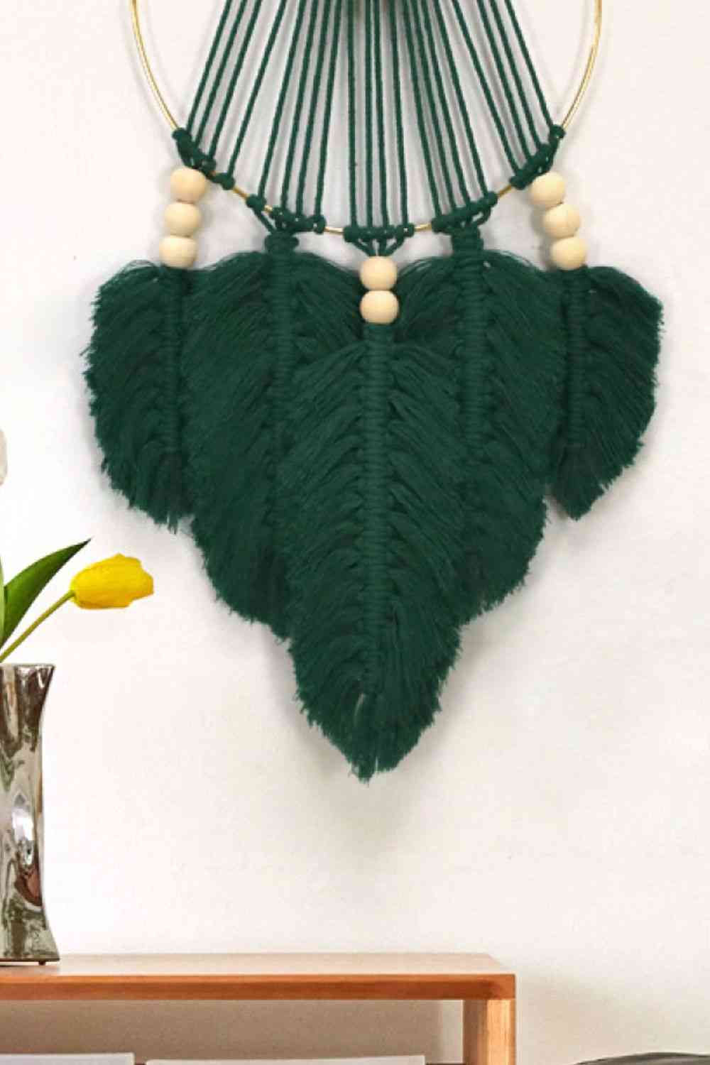 Decoración colgante de pared de macramé de plumas