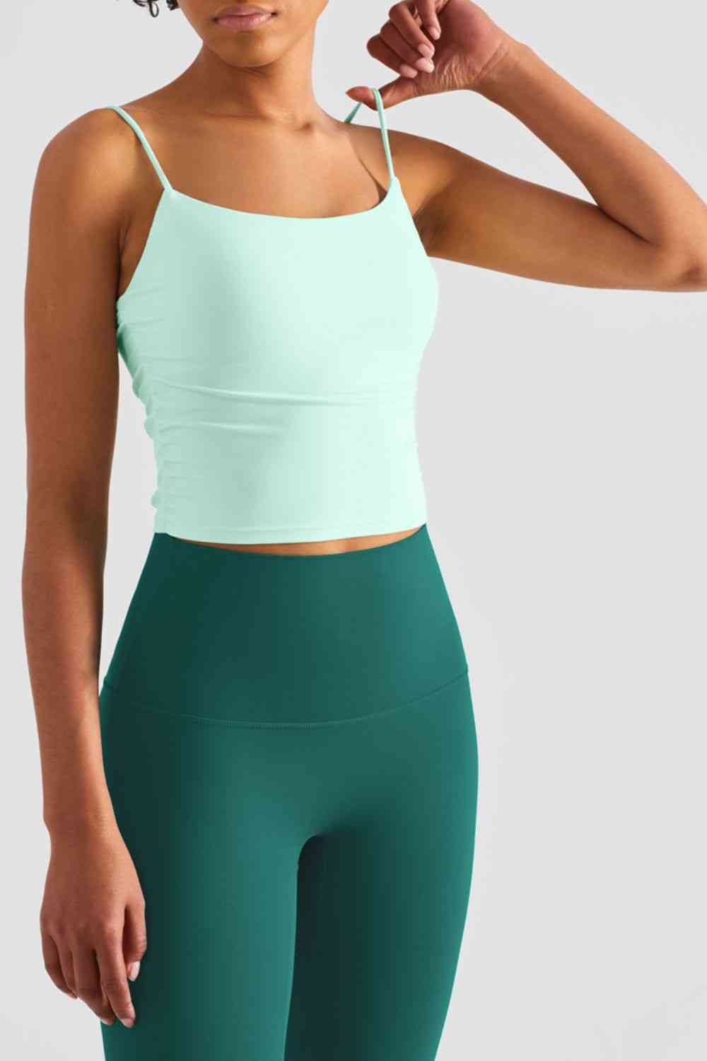 Camisole de sport courte à détails froncés