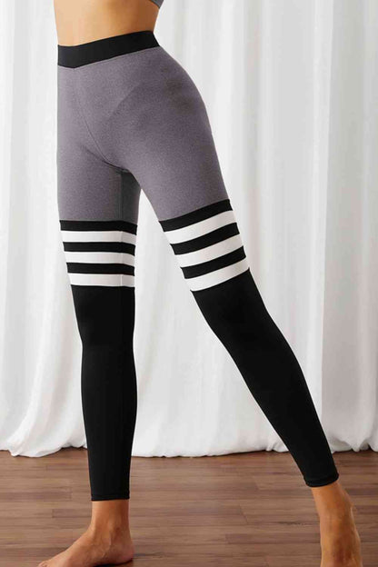 Legging actif à taille élastique et blocs de couleurs