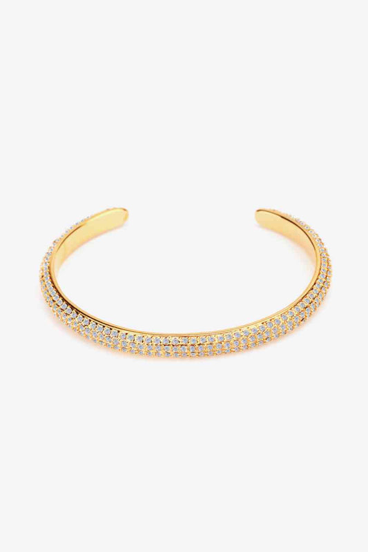 Pulsera abierta con diamantes de imitación chapada en oro de 18 quilates