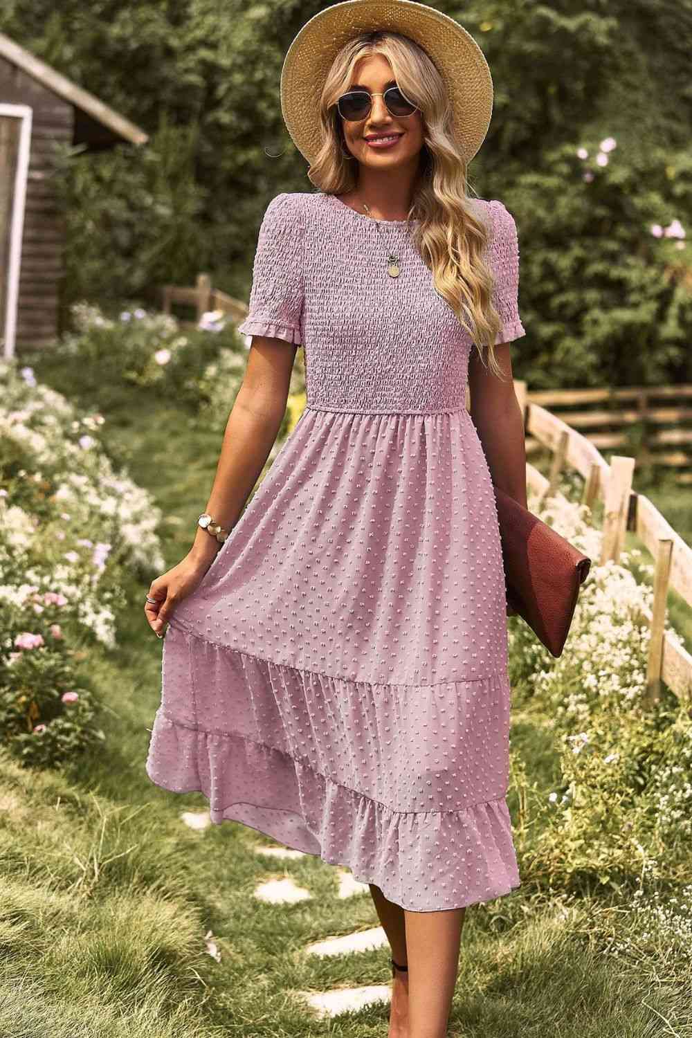 Robe midi smockée à manches courtes et col rond Swiss Dot