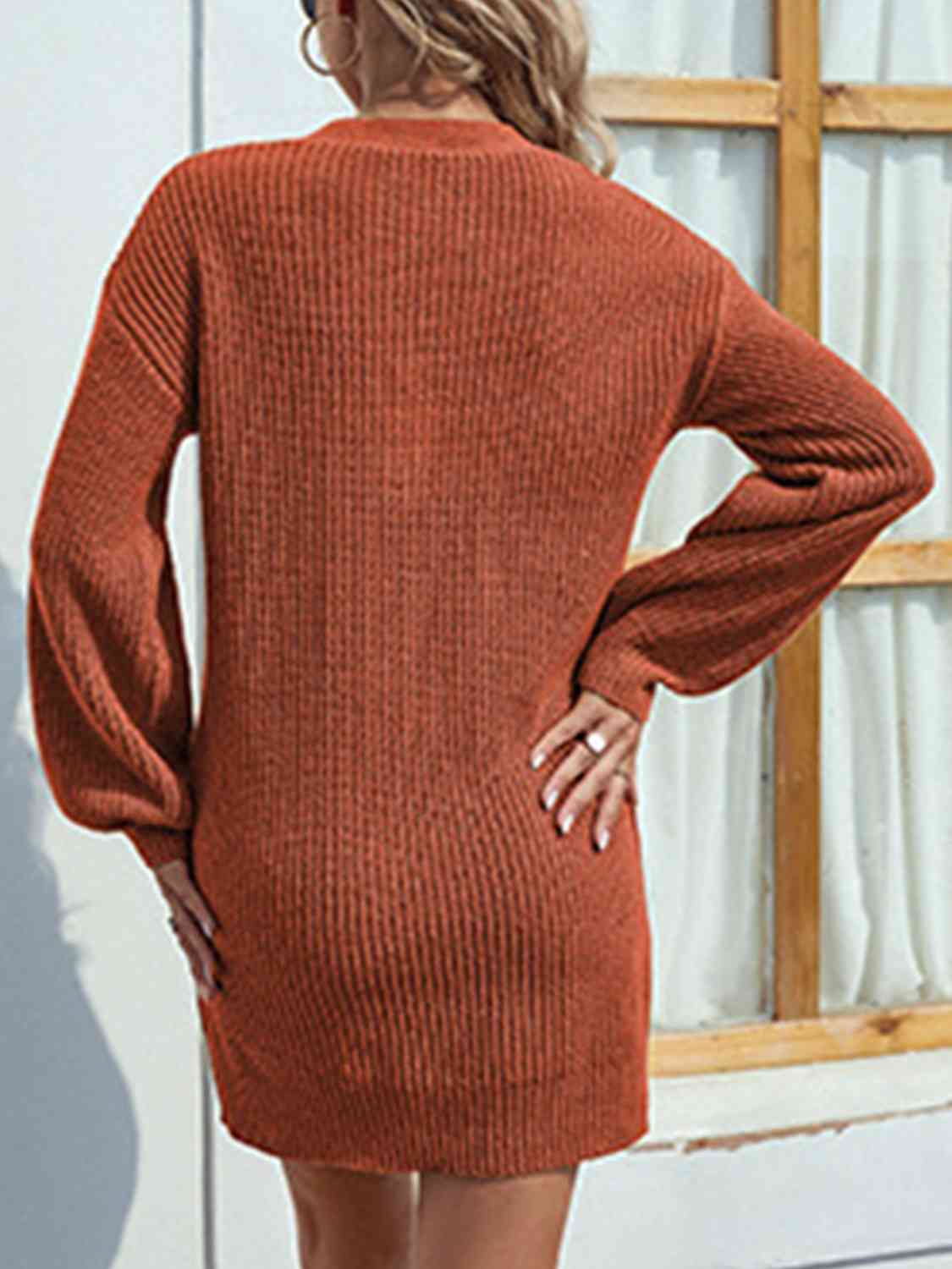 Vestido suéter con cuello en V y botones