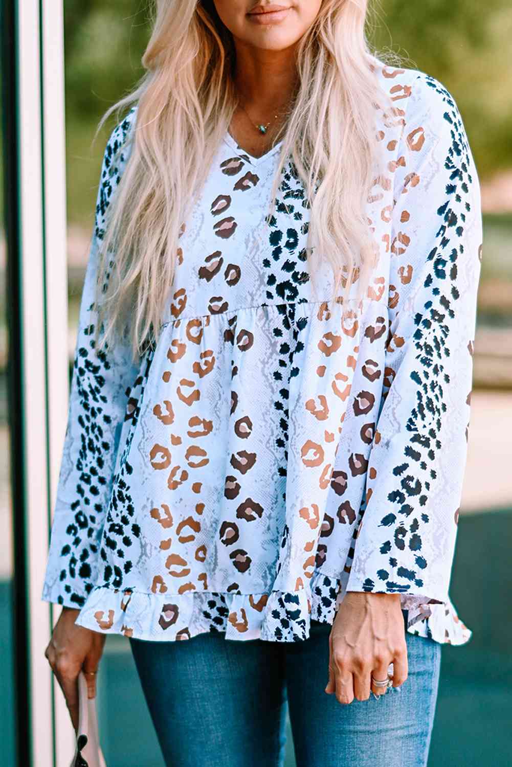 Blusa babydoll con dobladillo con volantes de leopardo