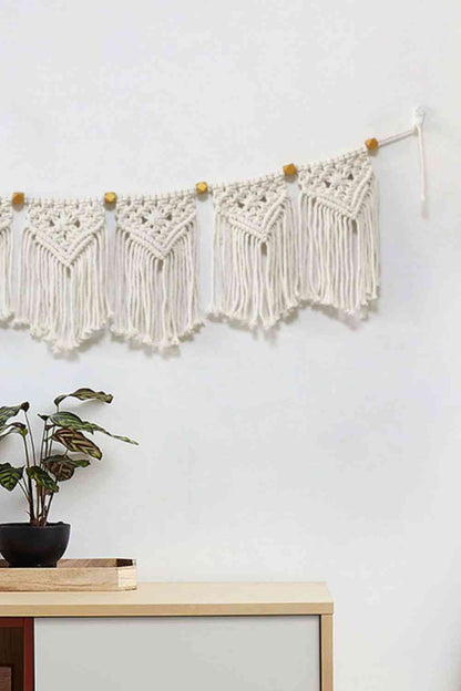 Colgante de pared con flecos de macramé con adornos de cuentas