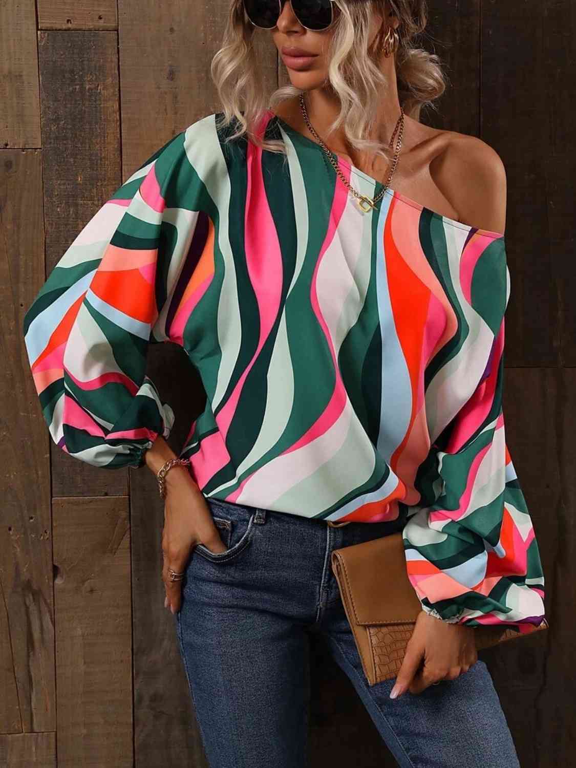 Blusa estampada con cuello barco