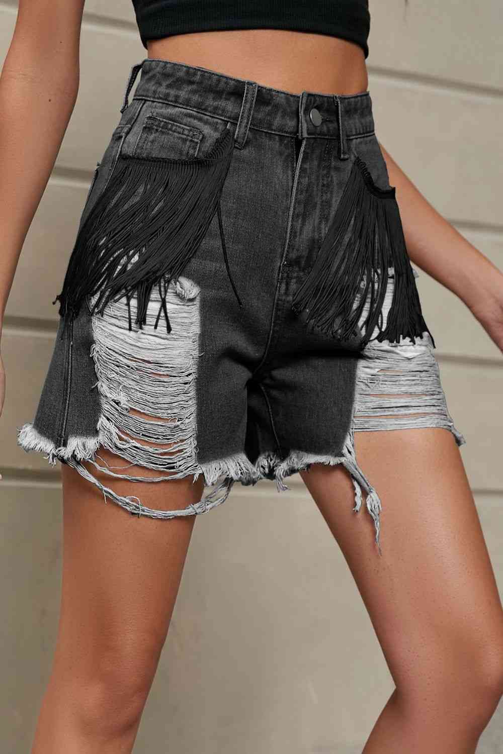 Short en jean vieilli à franges avec poches